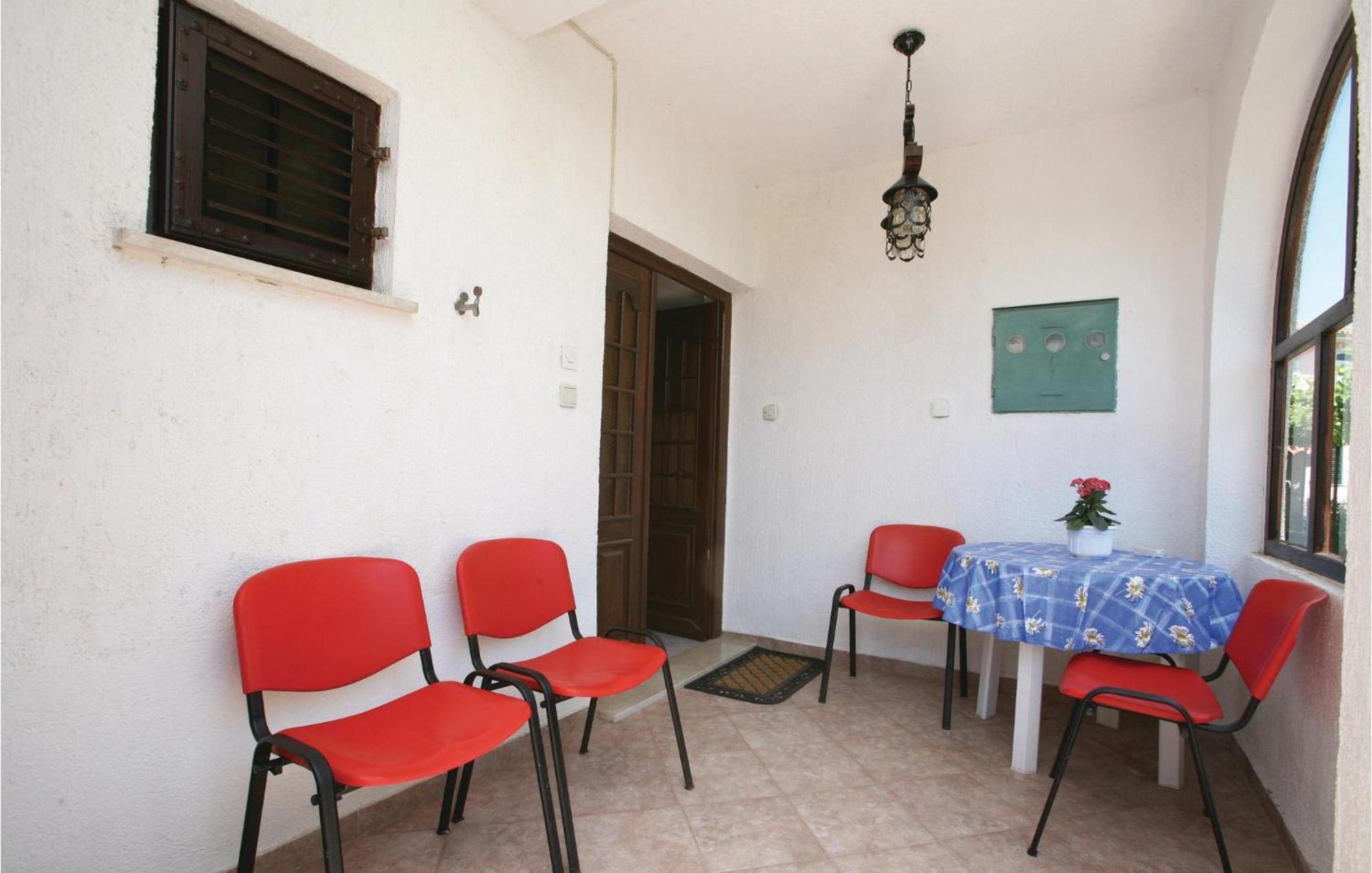 2 Bedroom Gorgeous Apartment In Labin Raša Exterior foto